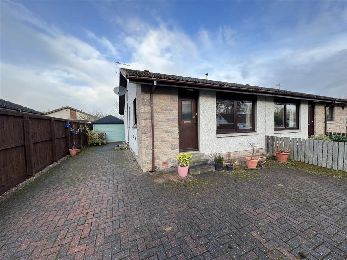 Detached Bungalow For Sale 28 Drumdevan Road, Lochardil, Inverness